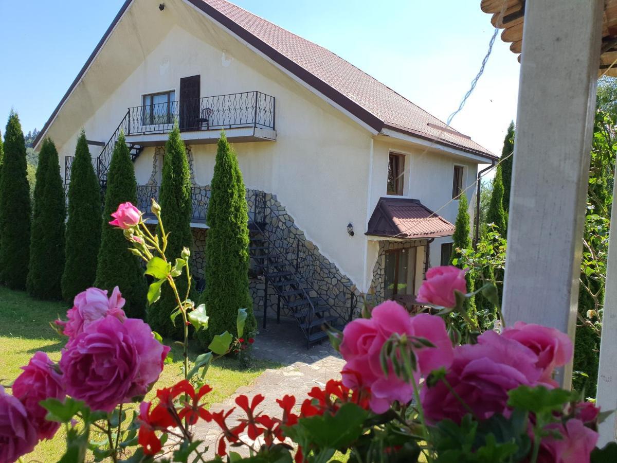 Casa Carpati Apartman Zărneşti Kültér fotó